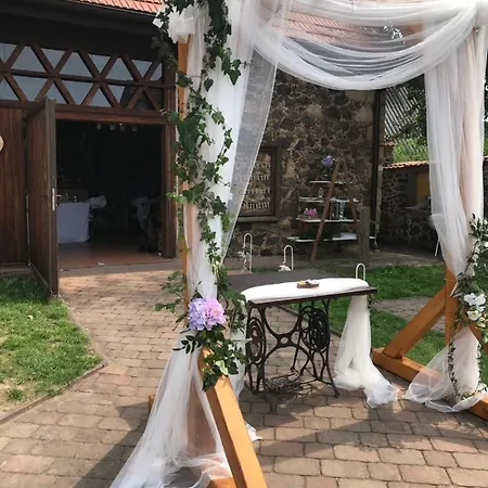 Hrádecký Dvůr